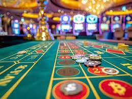 Tata letak permainan Lucky Twins dengan putaran bonus Antarmuka permainan Lucky Twins di lunatoge menampilkan simbol kembar dan gulungan slot